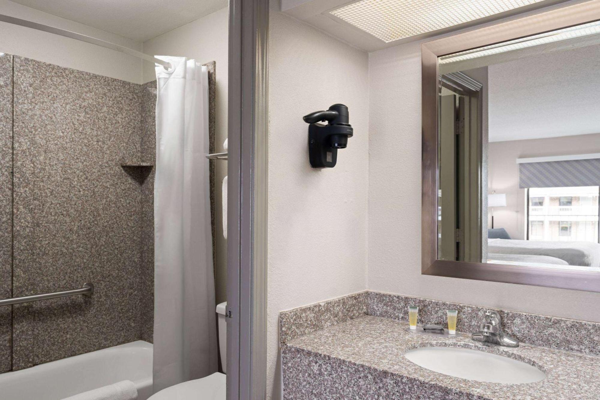 Days Inn By Wyndham Weldon Roanoke Rapids מראה חיצוני תמונה